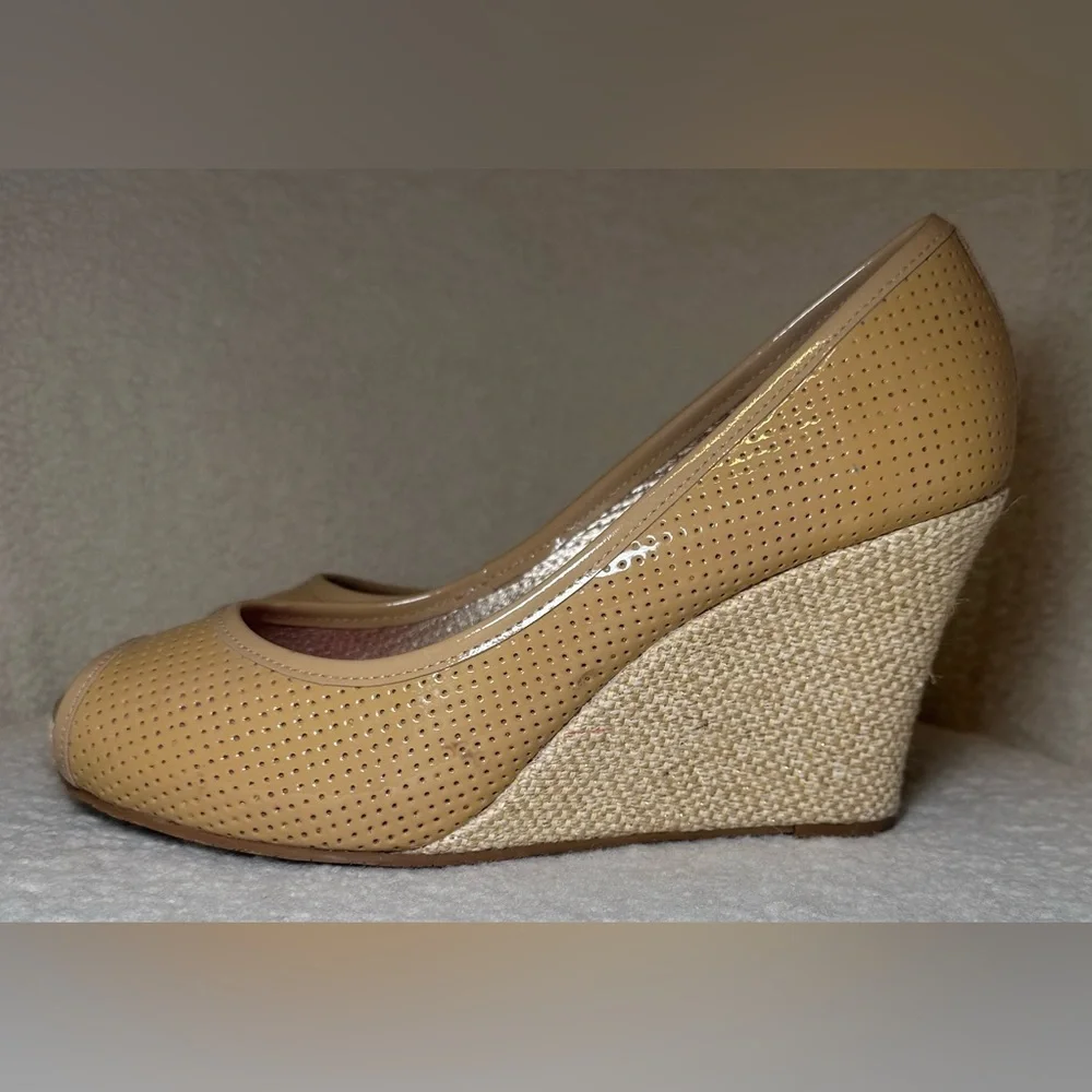Lilly Pulitzer wedge peep toe heel shoes tan beige espadrille summer‎ beach 8.5